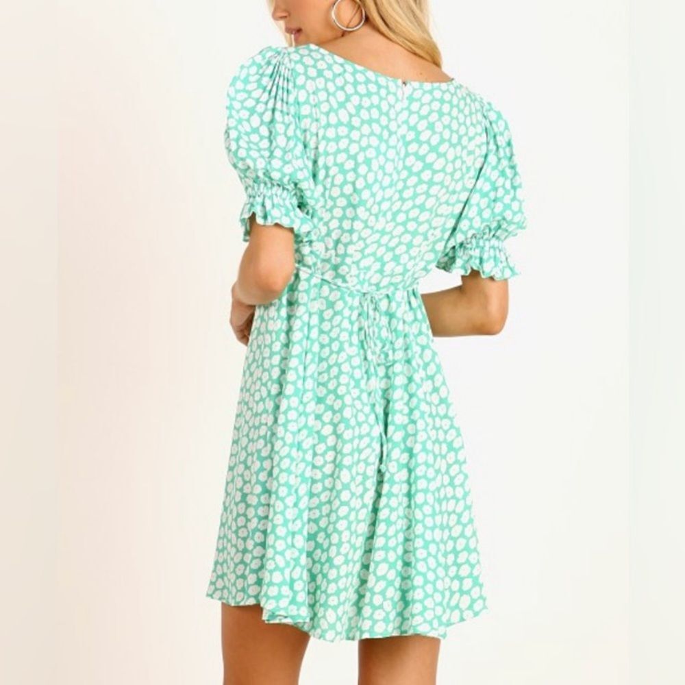 Faithfull the Brand La Barben Mini Dress Cora Floral
green Sz M babydoll rayon - Picture 2 of 13